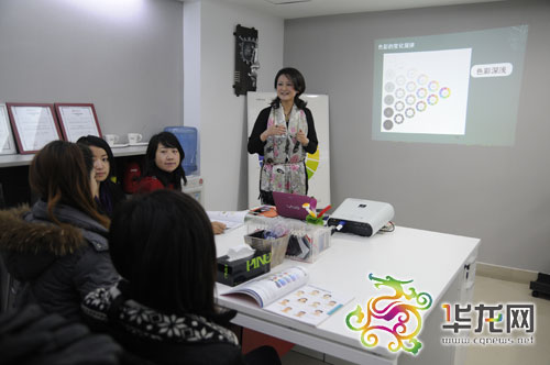 ������ҵ��΢��ר���о���ɫ�ʡ�