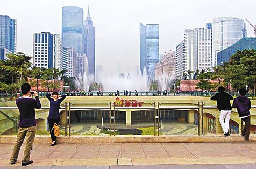 �߶˾Ƶ���ˮ�����ʷ�񲼾ֱ����Ƶ�򱻱�Ե��