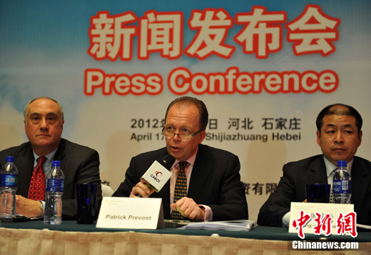 ����̿�ھ�ͷǣ�ֺӱ���ҵ9��Ԫ����ɫ��������