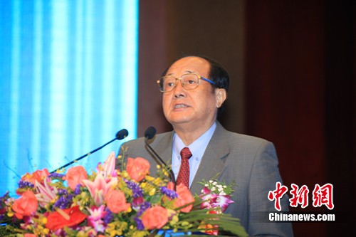 全国人大法律委员会副主任委员,吉林省原省长洪虎讲话