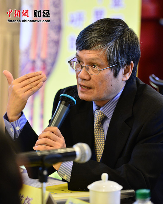 ��Ǭ�ԣ���ʦ���ڲ�Ʒ���µ�·�ϴ�δֹ��