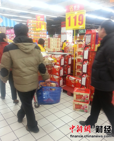 年货团购不再“高大上”礼品市场刮起亲民风