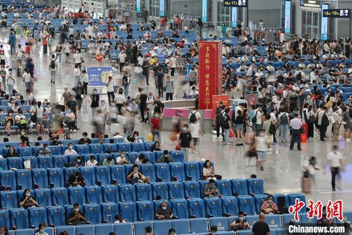 中国铁路中秋假期预计发送旅客4000万人次