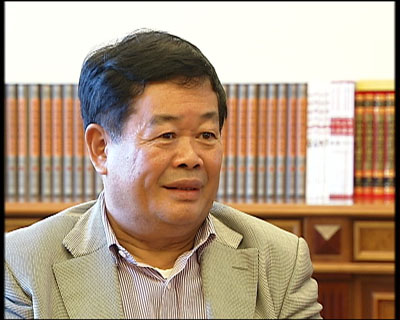 中国玻璃大王捐出38亿元身家承诺永不回头