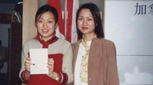 网络流传的潘阳(左)整容前的照片