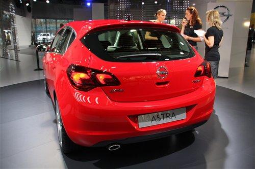 ����+���� �����˸���չ���뻪�³����� ����֮��