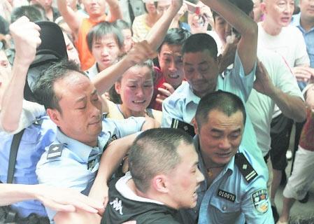 �����߽�2��Ů������8¥���ⰸ���տ���