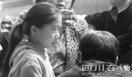 小学女孩发现闹离婚父母双双身亡(组图)