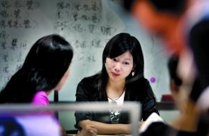 ǧ�򸻺������ɶ�����1500����Ů�Ա���(��ͼ)