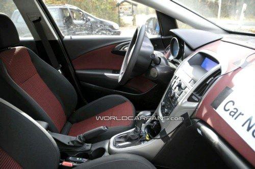 ��λ���ڿ�³�� ��һ����˿�Խչ�� ����֮��