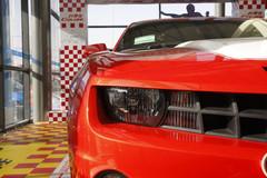 ����Ʒ䡱��װ ʵ�ĺ�ɫѩ����Camaro