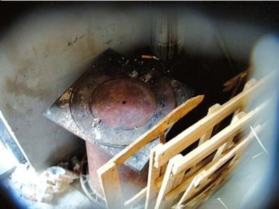 商贩用生石灰兑药水捂熟生芒果(组图)