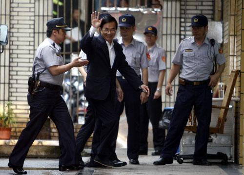 11�����磬��ұװ��������У���ˮ����������ʱ�������õ���ý����߻������⡣ͼƬ��Դ���������硱