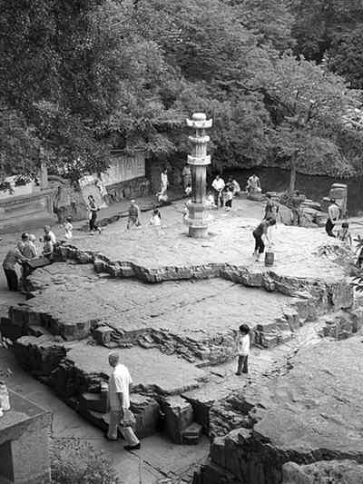 苏州虎丘剑池之谜:池底阖闾墓是否藏宝物?