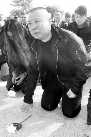 徒弟指炒作与师伯闹不和 郭德纲被嘲里外不是人