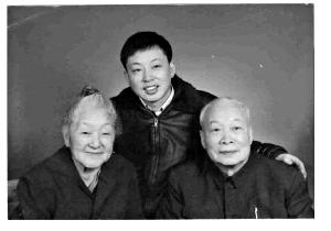 钱三强何泽慧之子钱思进遵从父辈遗愿努力工作