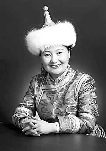 政协委员杜梅:市场不广阔制约民族文学发展