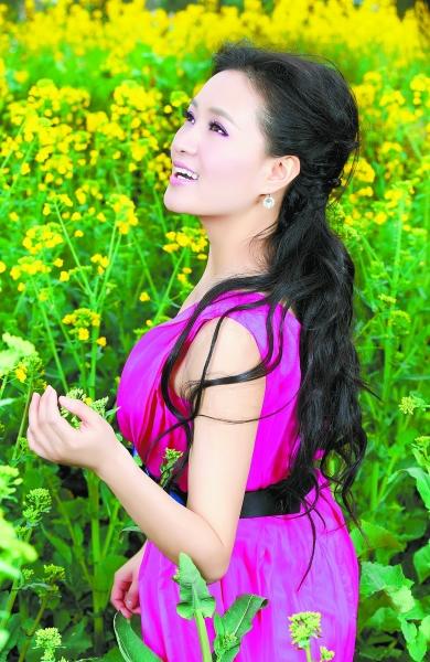 雷佳:唱主旋律的歌, 是一种由衷的赞美(图)