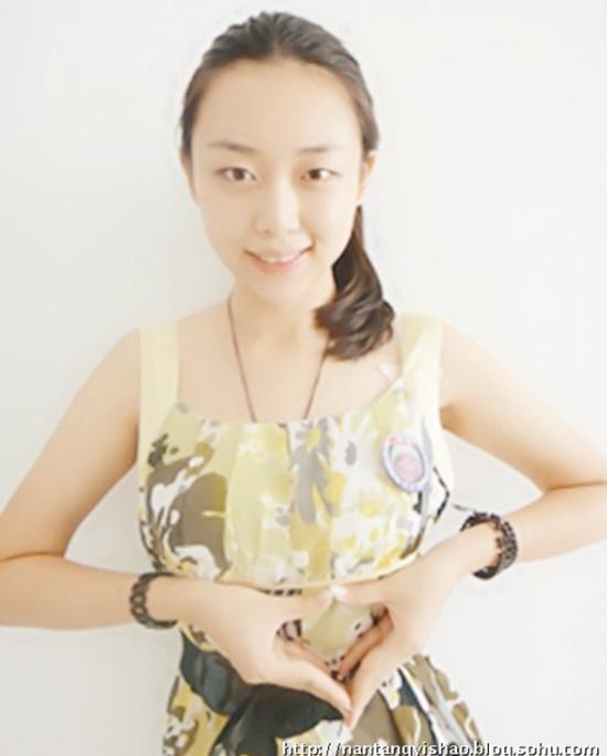 濮方不仅漂亮,而且经常跟着濮存昕一起,热衷参与慈善公益活动.