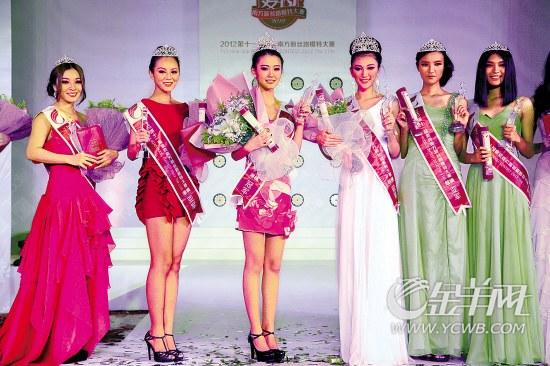 六位冠亚季军获奖者,左起:玟曦,伍予珊,何青青,李静雪,王露萍,张南.