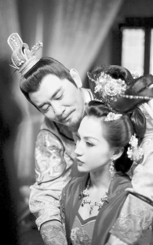 电视剧《隋唐英雄》中的杨广和陈慧儿电视连续剧《隋唐英雄》的热潮