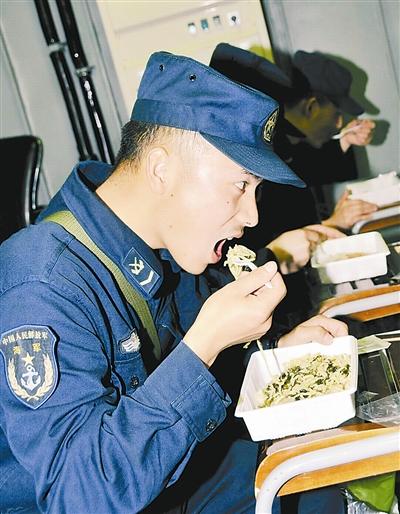 军用快餐图片