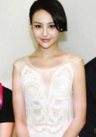 郑爽大变样被疑整容鼻子颧骨变高嘴型不同