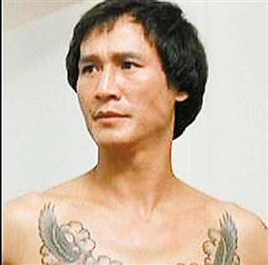 老牌武打明星陈惠敏现身黑帮集会 被警方带走审查