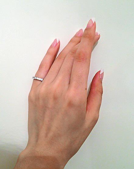 熊黛林将戒指戴在小指上,被网友解读为是在暗示已分手