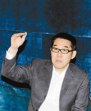 海岩:文学只是业务爱好 会刻意与时代保持距离