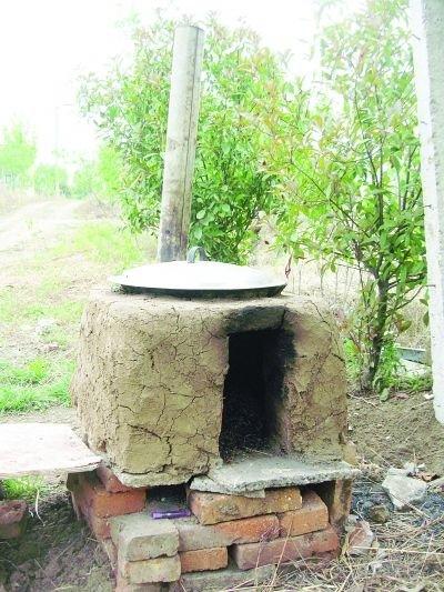 简易的锅灶.任国勇