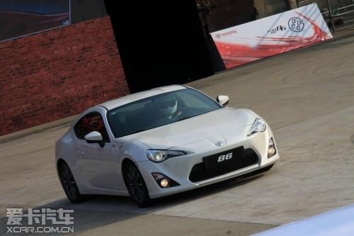 ����86����