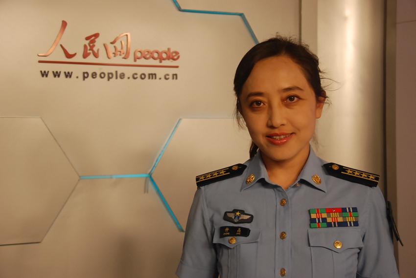 国防大学仲晶教授做客人民网(张洁娴 摄)