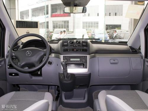 福建奔驰2011款威霆