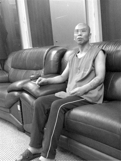 水果摊老板吸毒20年 媳妇出走儿子变成杀人犯