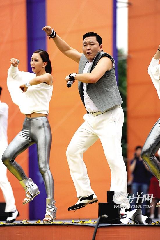 鸟叔被指亮相20分钟拿8位数酬劳 卫视:是韩元吧