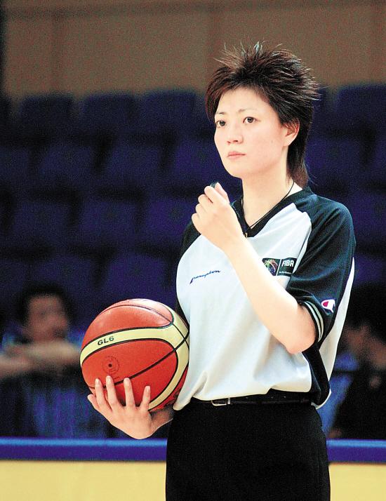 男篮亚锦赛首现中国女裁判 曾执法伦敦奥运决赛