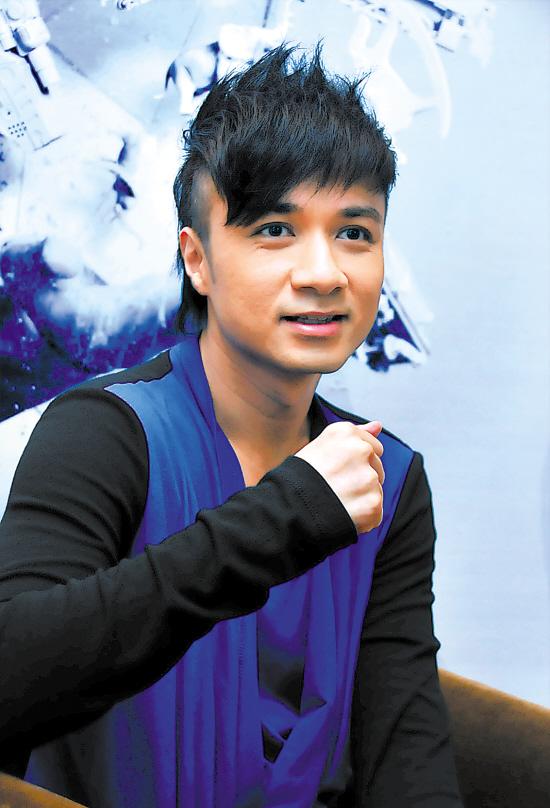 古巨基演唱会打造成主题乐园 牵手周慧敏不寂寞