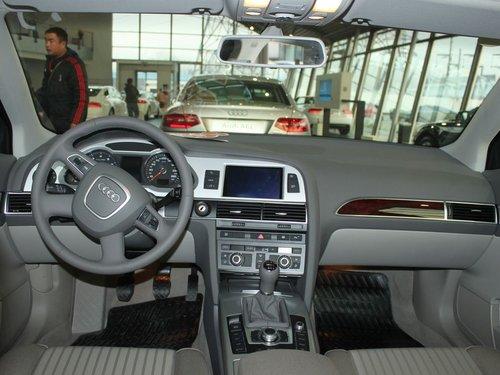 һ���µ� ��A6L 2.0 TFSI MT �п�̨����