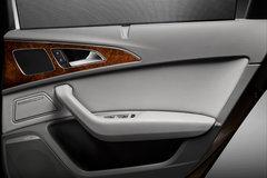 �����Ϳ���ʻ80km �µ�A6L e-tronʵ��