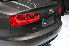 �����Ϳ���ʻ80km �µ�A6L e-tronʵ��