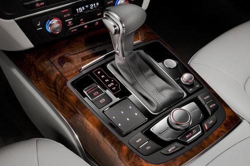 �����Ϳ���ʻ80km �µ�A6L e-tronʵ��