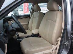 华晨中华 1.6L 自动 驾驶席座椅前45度视图