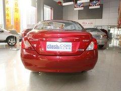 东风日产 1.5L CVT 车辆正后方尾部视角