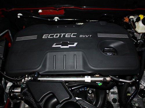 雪佛兰 2.0SL 自动 发动机主体特写