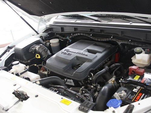 江铃 2.4T 手动 发动机主体特写