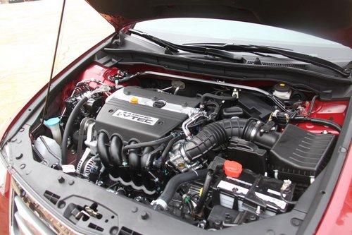 东风本田 2.4L 自动 发动机主体特写