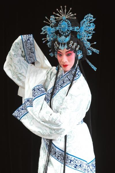 《洛水伊人》李海燕剧照.