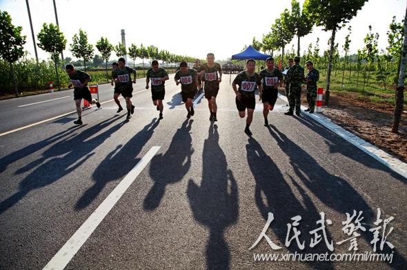 酷暑冲刺!武警8683部队科学训练砺精兵(图)