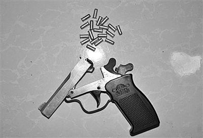 北京一体育老师4小时抢3家加油站 只为赌博逼债(4)